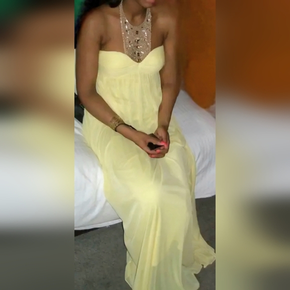 No Brand/No Tags Pale Yellow Chiffon Halter Neck Empire Waist Gown Jewel detail - Picture 16 of 16